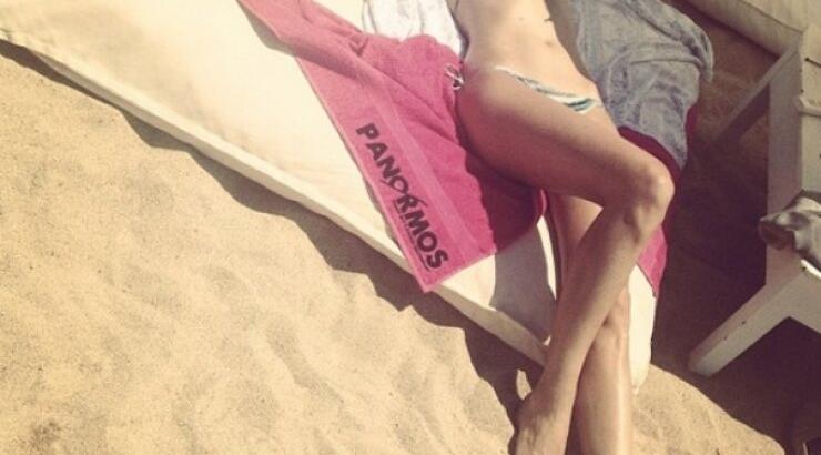 Βίκυ Καγιά: Συνεχίζει τις διακοπές στη Μύκονο