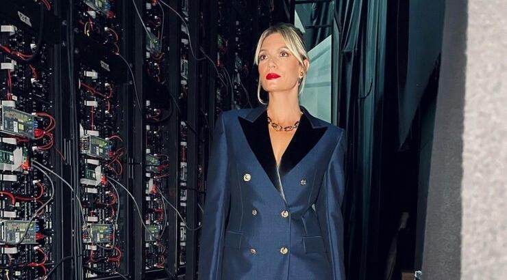 Βίκυ Καγιά: Φόρεσε το πιο διαχρονικό βραδινό φόρεμα 