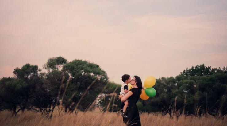 3 απλά βήματα για να επαινέσετε σωστά το παιδί σας