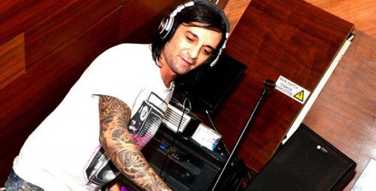 Ο DJ Vinyl Mafia στα decks του Μarket Company