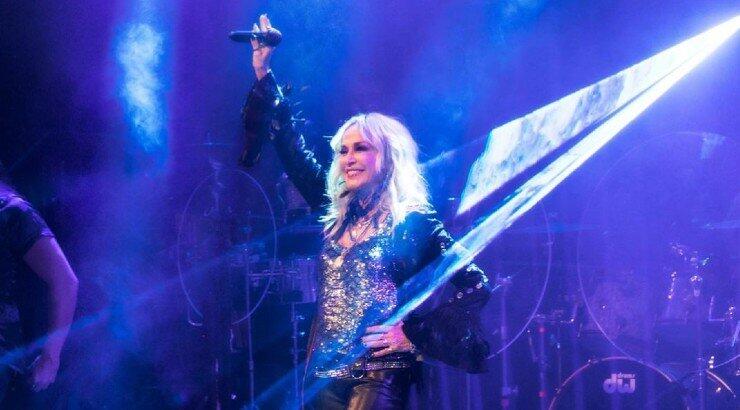 Night out στην Άννα Βίσση στην Αθήνα για επώνυμες Κύπριες 