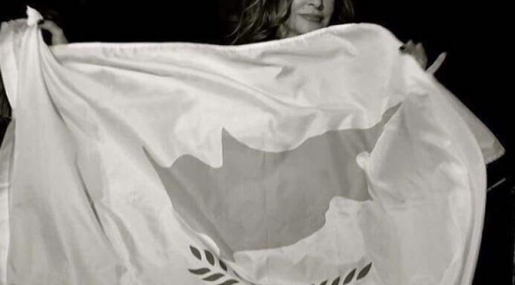 Απλά υπέροχη! Η Άννα Βίσση τραγούδησε κυπριακά σε γάμο συνεργάτη της!