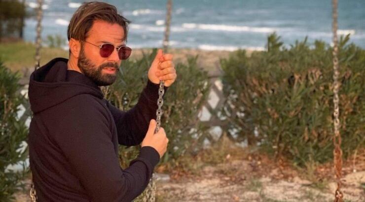 Ηλίας Βρεττός: Δείτε τον με τη σύντροφό του σε μια σπάνια δημόσια εμφάνισή τους [εικόνα]