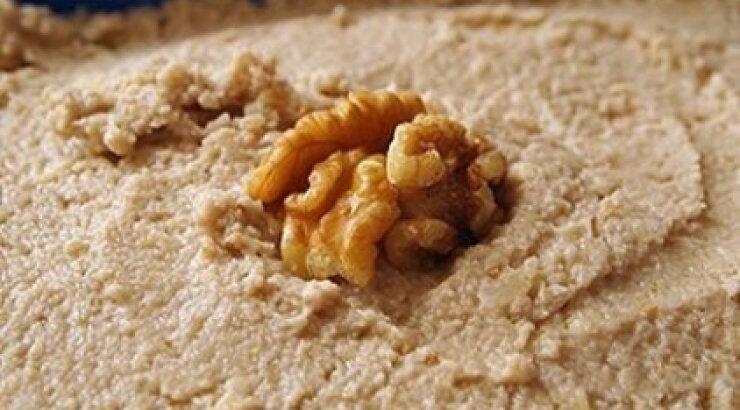 Σκορδαλιά με καρύδι