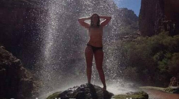 Δύο αδελφές έβγαλαν γυμνές selfie μπροστά στο μεγαλύτερο θρησκευτικό κτίριο του πλανήτη [εικόνες]