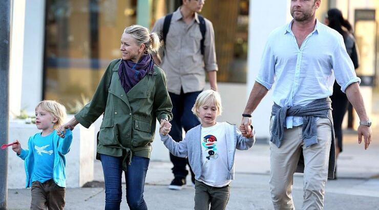 Οικογενειακώς για παγωτό. Ποιοι είναι; 