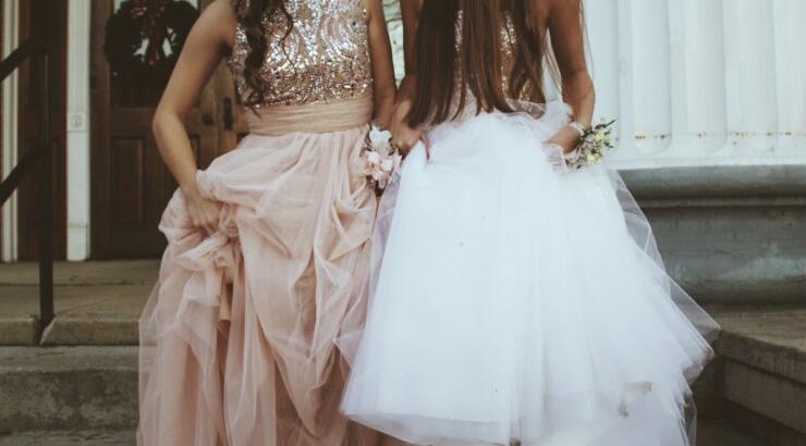 Πόσο θα σου στοιχίσει να παραστείς σε ένα γάμο φίλης σου;