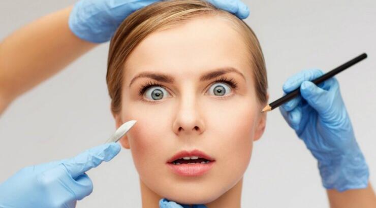 Χειρουργικές αισθητικές επεμβάσεις: Ποια είναι η καταλληλότερη εποχή για να κλείσουμε ραντεβού;