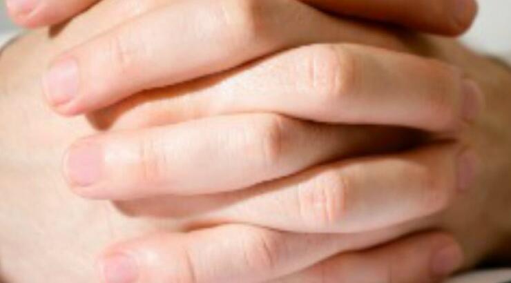 Τι κάνεις με τα χέρια σου κατά τη διάρκεια μιας συνέντευξης για δουλειά! [βίντεο]