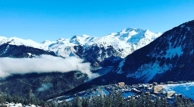 Ζευγάρι της ελληνικής showbiz στις γαλλικές Άλπεις για σκι!