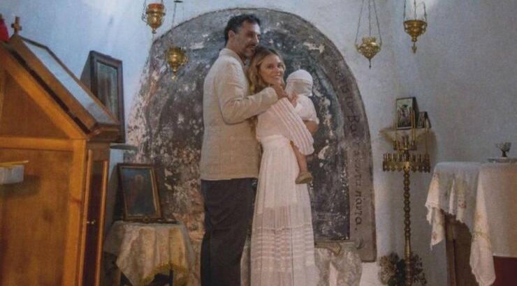 Χρανιώτης – Αβασκαντήρα: Το επίσημο φωτογραφικό άλμπουμ της βάφτισης του γιου τους! 