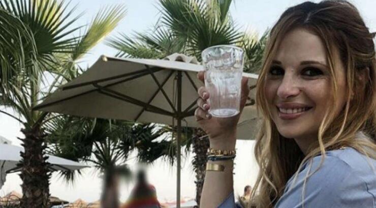 Χριστιάνα Αριστοτέλους: Στην παραλία με τη μικρή Μελίνα φορώντας το ίδιο καφτάνι! [εικόνες]