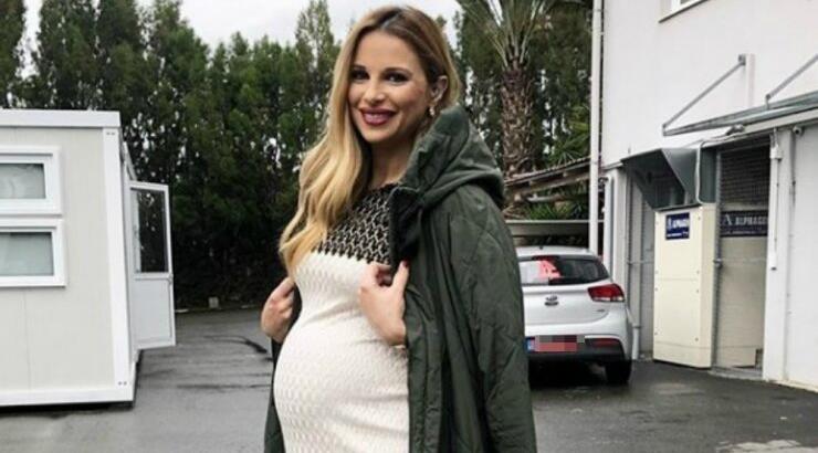 Τα stylish maternity looks της Χριστιάνας Αριστοτέλους που λατρέψαμε