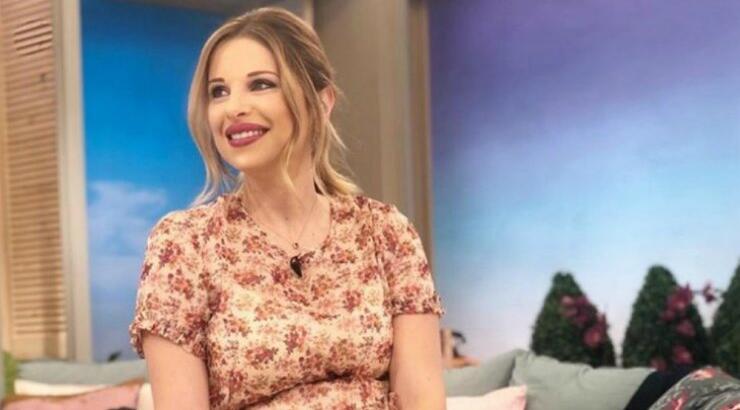 Χριστιάνα Αριστοτέλους: Με τις πιτζάμες και την ρόμπα στη δουλειά! [εικόνα]