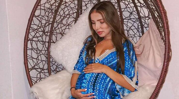 Χριστιάνα Θεοδώρου: Ετοιμάζεται για το μαιευτήριο και μας δείχνει τη βαλίτσα του μωρού της