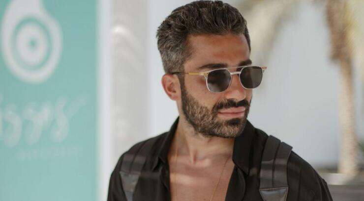 Ο Χρίστος Αρτεμίου απολαμβάνει το καλοκαίρι του στο νέο hot-spot Nissos Beach House!