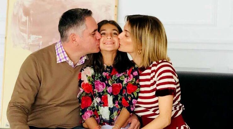 Ο Πάνος Μουζουράκης τραγούδησε στην κόρη της Γιώτας και του Νικόλα Παπαδόπουλου, Μισιέλ