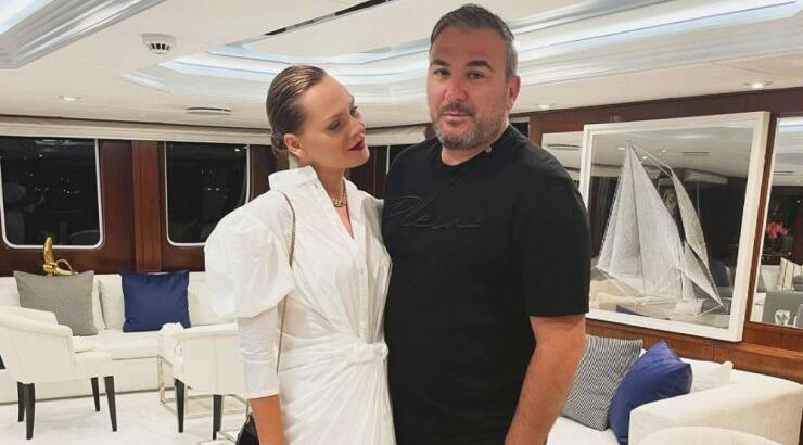 Υβόννη Μπόσνιακ: Έτσι ευχήθηκε στον Αντώνη Ρέμο για την γιορτή του [εικόνα]