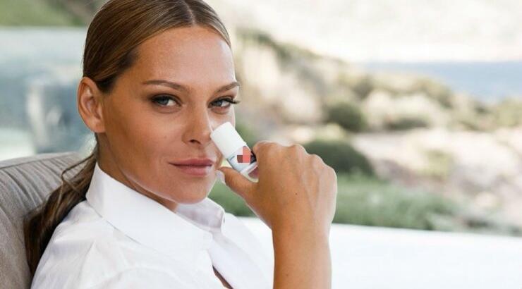 Η Υβόννη Μπόσνιακ παραδίδει μαθήματα natural look σε δύο μόνο κλικ! [εικόνες]