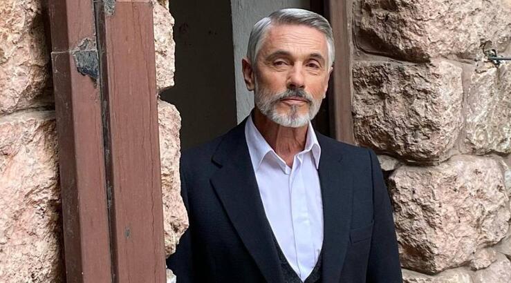 Σταύρος Ζαλμάς: “Έχω δεχθεί σεξουαλικές παρενοχλήσεις από πολύ επώνυμους ανθρώπους” [βίντεο]