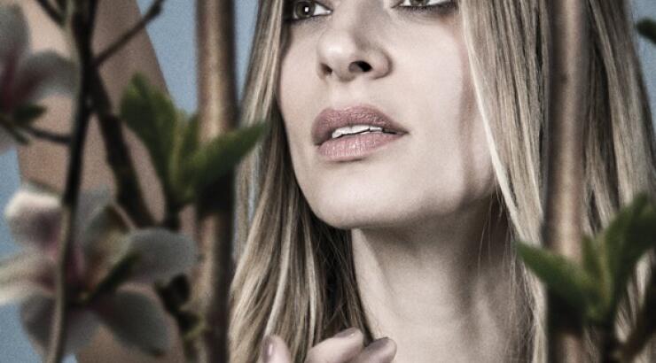 Ζέτα Δούκα: Δείτε την να θηλάζει δημόσια την κορούλα της