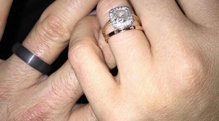 Το ζευγάρι της showbiz παντρεύτηκε και το ανακοίνωσε με μια φωτογραφία!