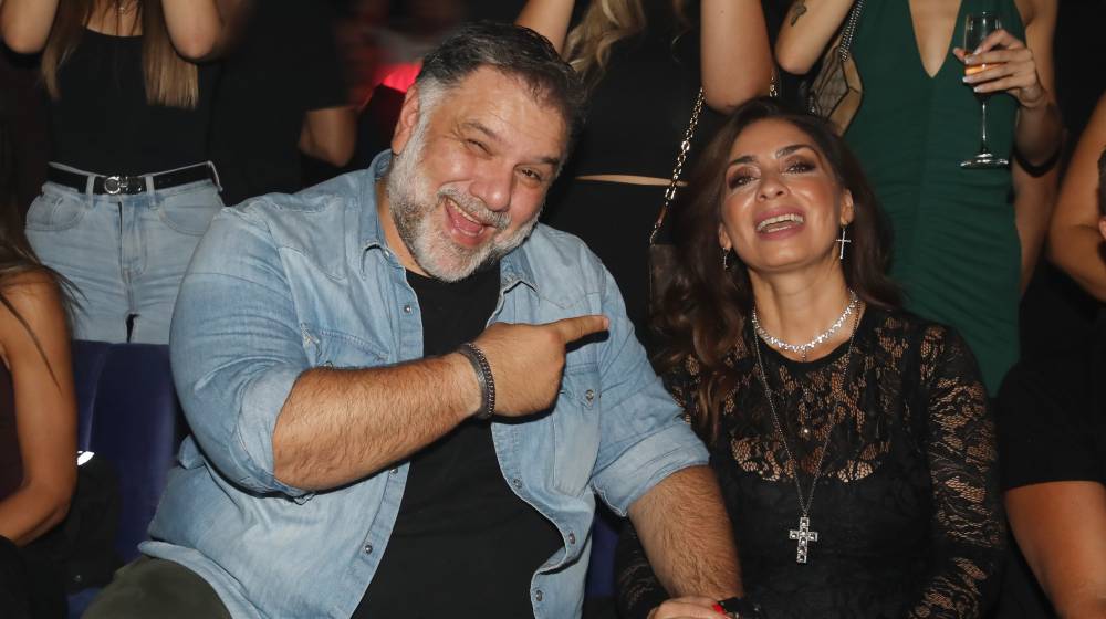 Γρηγόρης Αρναούτογλου – Νάνσυ Αντωνίου: Βραδινή έξοδος στα μπουζούκια [εικόνες]