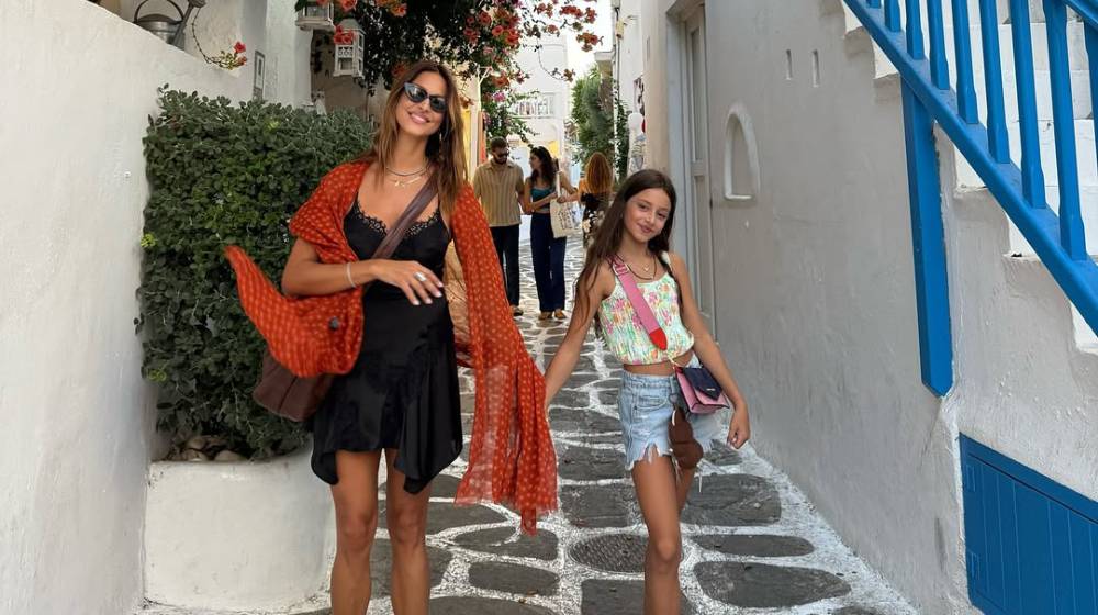 Κωνσταντίνα Ευριπίδου: Γυμνάζεται παρέα με την κόρη της, Αριάδνη  [βίντεο] 