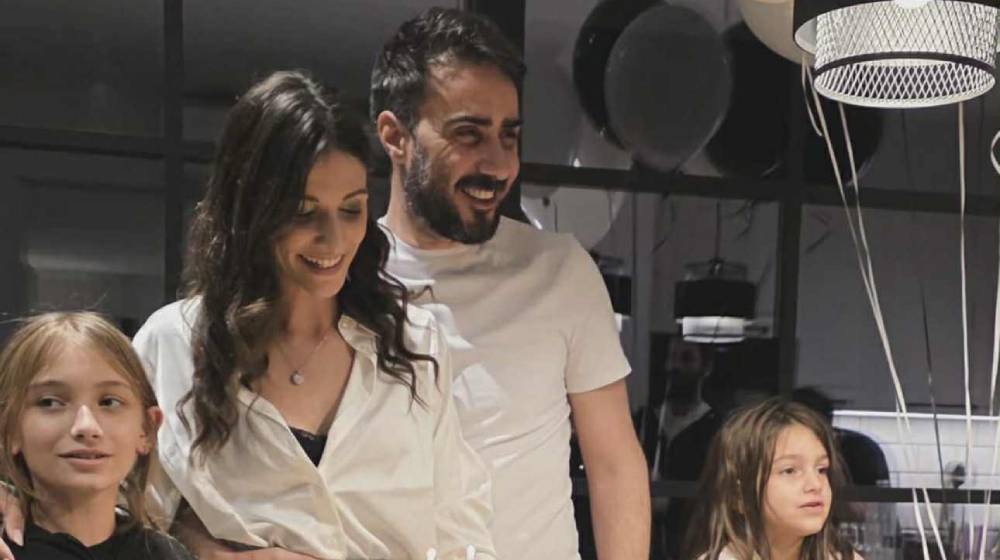 Ειρήνη Καραγιώργη: Έσβησε την τούρτα της στην αγκαλιά του μέλλοντα συζύγου της [εικόνες] 