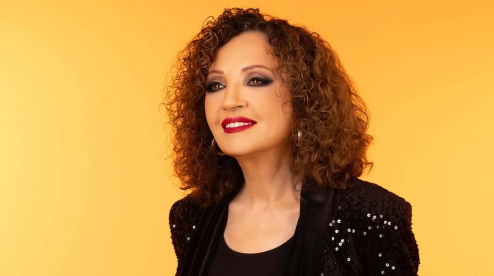 Γλυκερία: «Μια φορά ενώ τραγουδούσα πληροφορήθηκα ότι είχε πεθάνει ο πατέρας μου» [βίντεο]