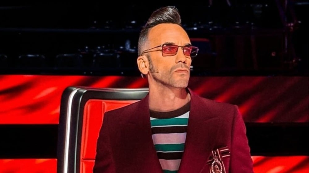 The Voice: Η αγκαλιά του Μουζουράκη μαζί με δύο παίκτριες του [βίντεο]