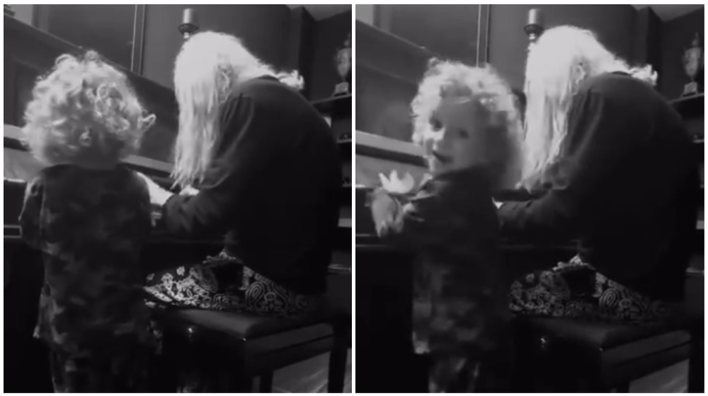 Νίκος Καρβέλας: Παίζει πιάνο με τον 3 ετών γιο του [βίντεο]