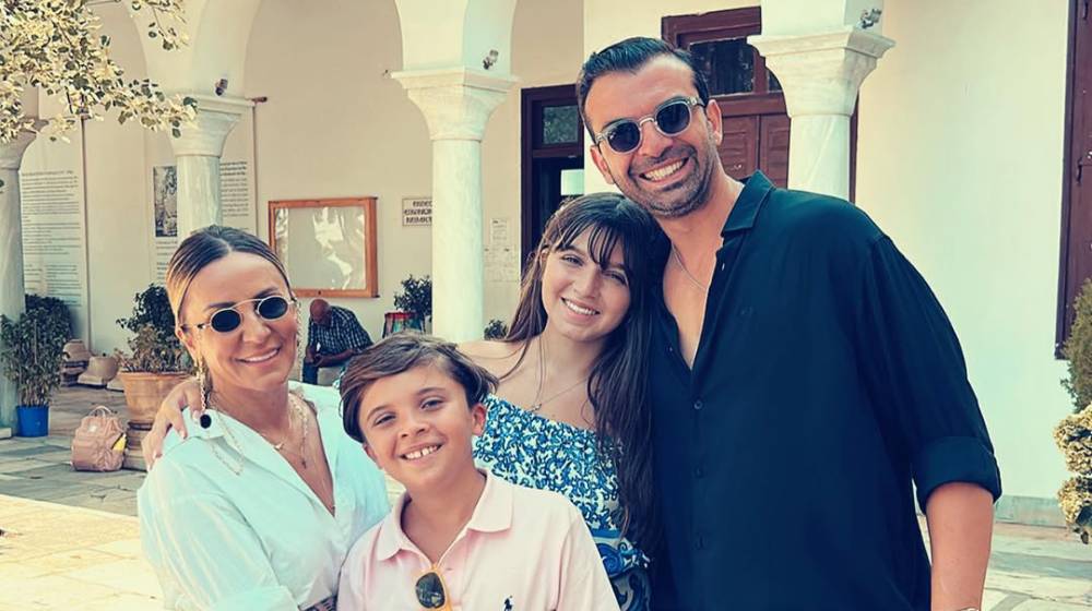 Γιώτα Δαμιανού: Oι on air ευχές για τα γενέθλια του συζύγου της και του γιου τους [βίντεο]