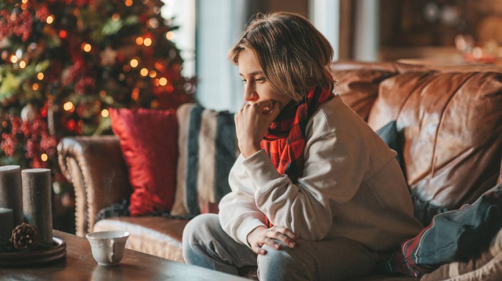 Η μελαγχολία των γιορτών: Όταν η χαρά γίνεται βάρος