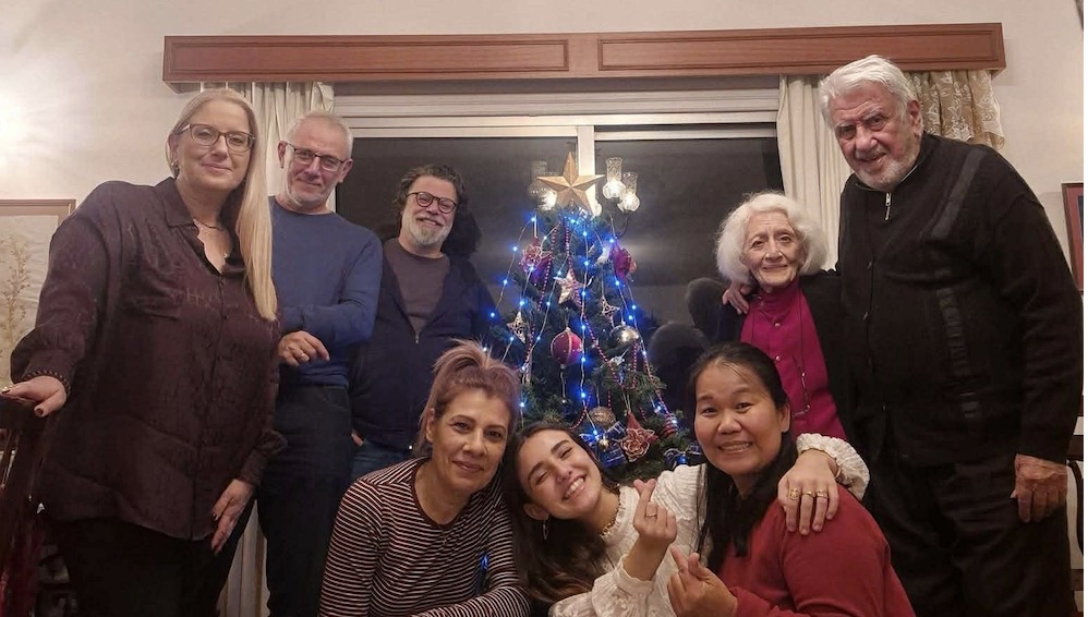 Οικογένεια Μπεμπεδέλη και Καυκαρίδου: Έτσι μας εύχονται καλά Χριστούγεννα [εικόνα]