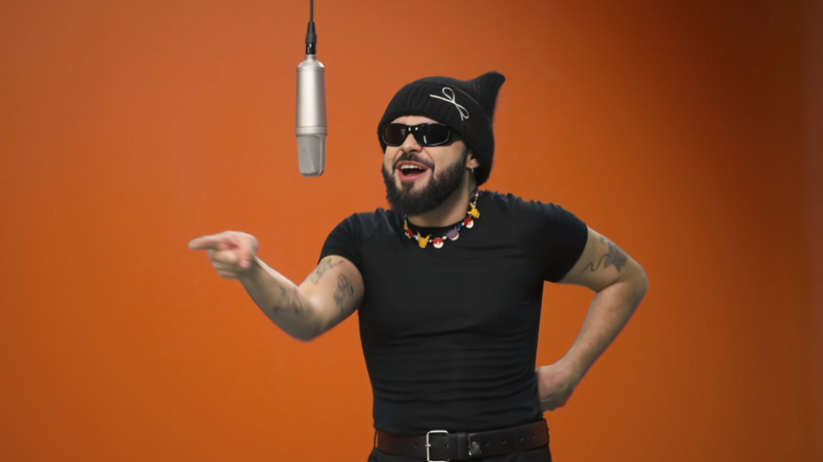 Eurovision: Ποιος είναι ο αυτοδημιούργητος μουσικός Akylas που σάρωσε στα social media