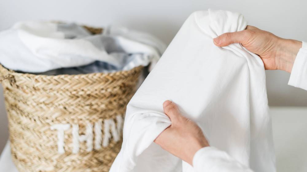 5 πολύτιμα tips για να επαναφέρεις το λευκό χρώμα στα ρούχα σου 