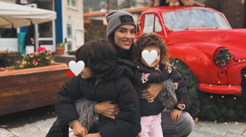 Κυριάκου - Μερκής: Για πεζοπορία με τα παιδιά τους [εικόνες]