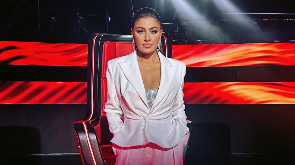 Έλενα Παπαρίζου: Οι δημιουργίες Κύπριας σχεδιάστριας για τις εμφανίσεις της στη νυχτερινή Αθήνα