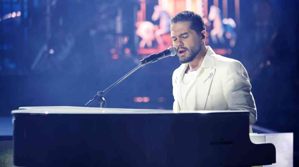 Η εντυπωσιακή εμφάνιση του Χρήστου Μάστορα στη σκηνή του ελληνικού εθνικού τελικού 