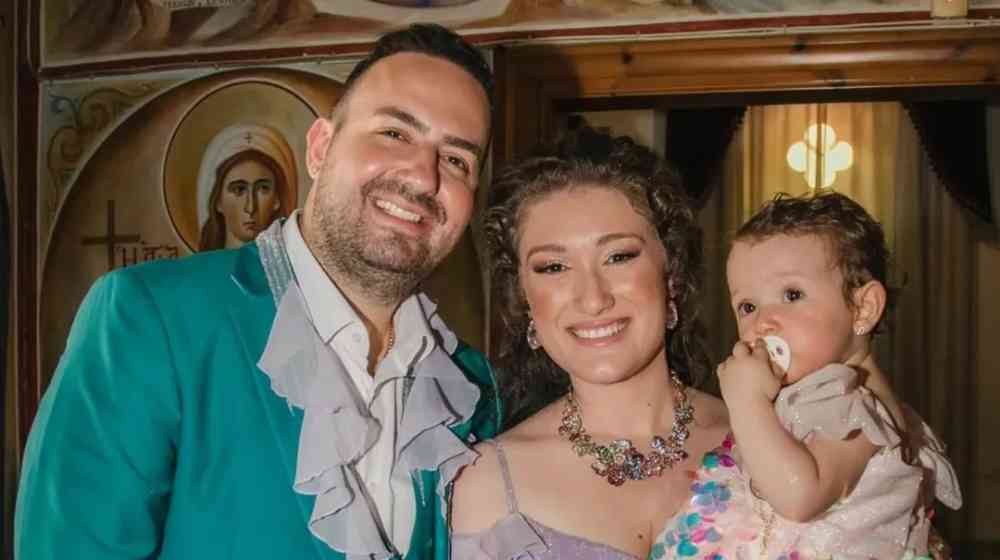 Μαυρίκιος – Ιλάειρα: Η 1,5 έτους κόρη τους τραγουδάει το «Ποιος μωρό μου, ποιος» [βίντεο]