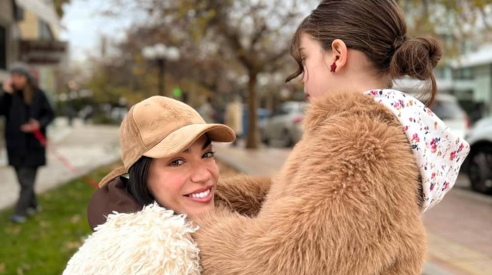 Ήβη Αδάμου για την κόρη της: «Θα ήθελα να μου μοιάσει στον δυναμικό χαρακτήρα που θεωρώ ότι έχω» [βίντεο]