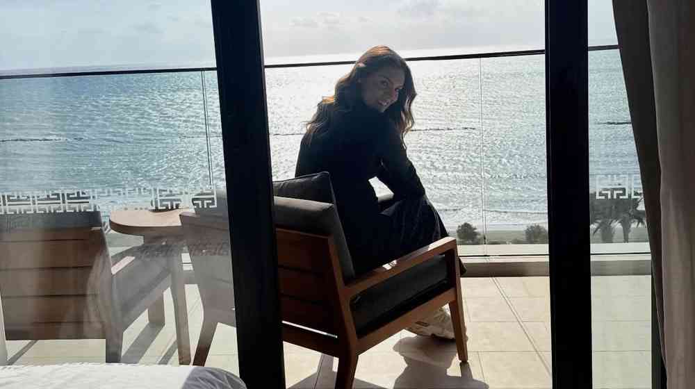 Κρίστη Αγαπίου: Ποζάρει στον καθρέφτη και μας δείχνει την post-partum σιλουέτα της 2 εβδομάδες μετά τον τοκετό 