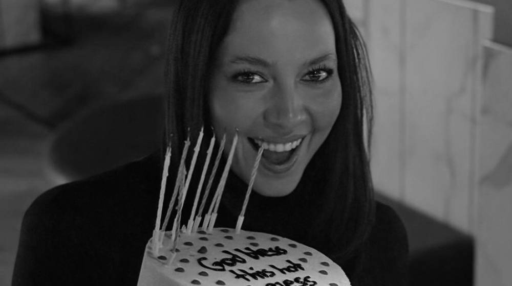 Εβελίνα Σκίτσκο: Γιόρτασε τα γενέθλιά της με τον σύντροφο και τους φίλους της [εικόνες]