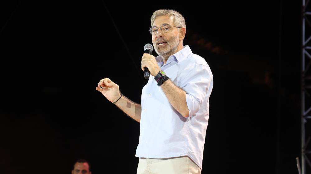 Θοδωρής Αθερίδης: Αποχώρησε μετά από ερώτηση που δέχθηκε για τη Σμαράγδα Καρύδη [βίντεο]