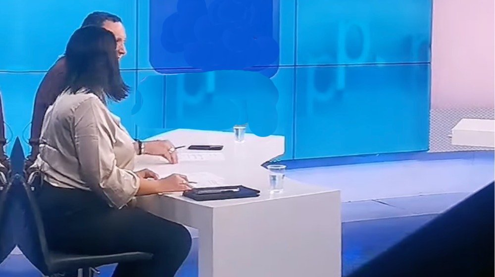 Κύπρια παρουσιάστρια αποχώρησε από την εκπομπή λόγω εγκυμοσύνης [βίντεο]