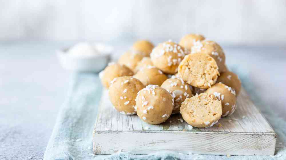 Πώς να φτιάξετε νηστίσιμα energy balls με χαλβά; 