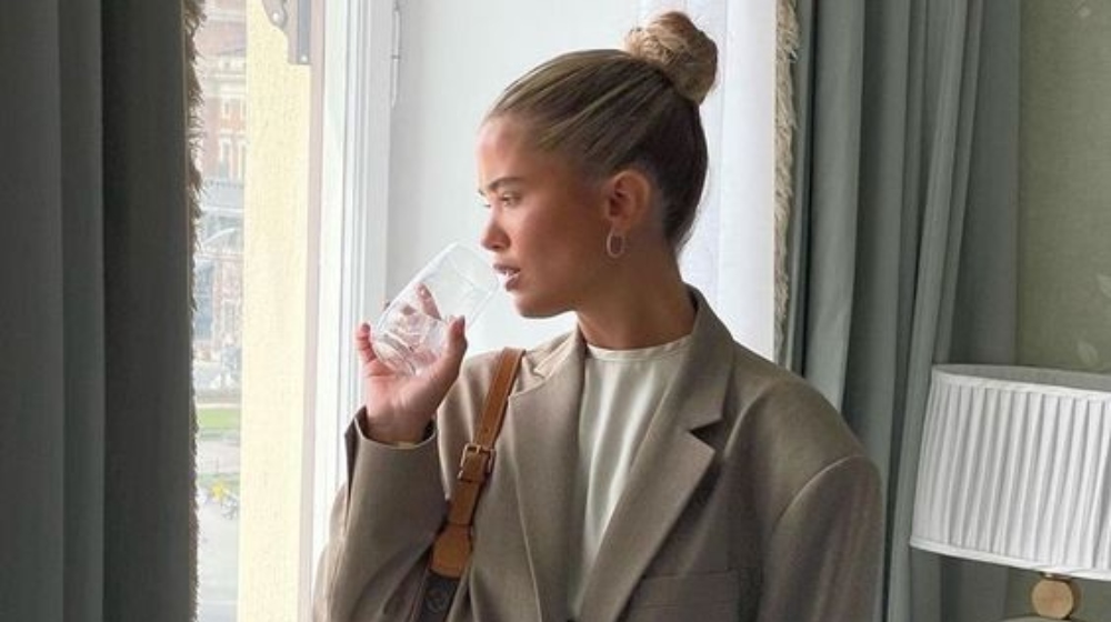 To hairstyle που αξίζει να δοκιμάσεις αν τα μαλλιά σου λαδώνουν γρήγορα