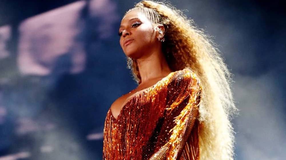 Η Beyonce έγινε κούκλα με δημιουργία του Έλληνα σχεδιαστή Vrettos