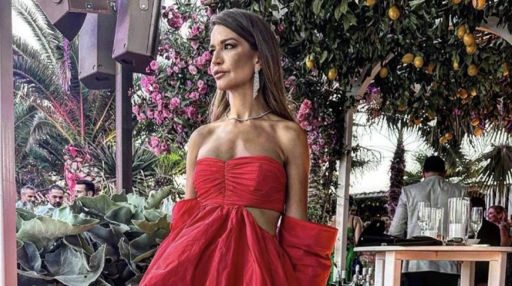 Ελίνα Θεοδότου: Μας δείχνει το πιο stylish σύνολο της μεταβατικής περιόδου